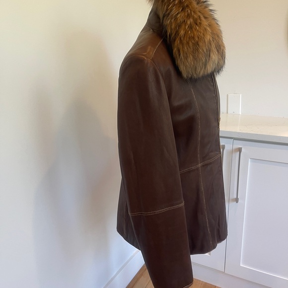Fur Lined Leather Jacket With Gorgeous Fox Collar. - Picture 3 of 15